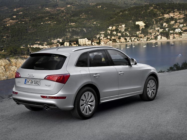 Dank elektrischer Unterstützung soll der Q5 Hybrid mit 6,9 Litern Sprit je 100 Kilometer auskommen: