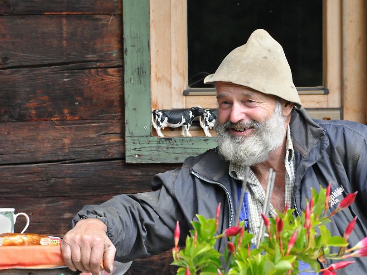 Wortkarger Arbeitgeber: Alfred Kirchmair ist der Patriarch auf seiner Alm.