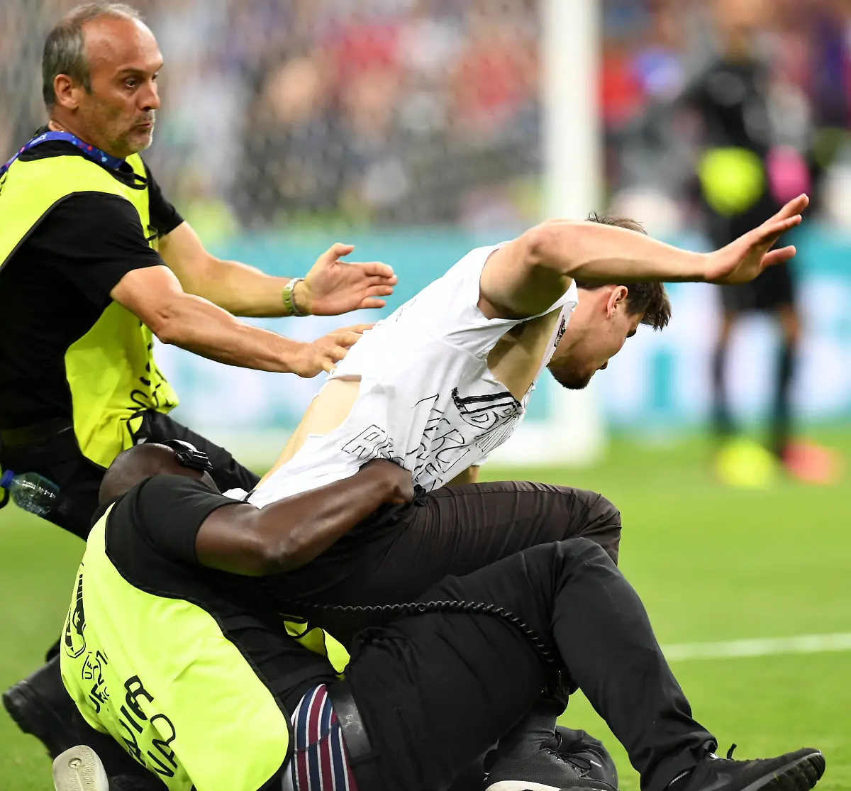 c2e1de955b634f9f11b9c85b7f1c080d