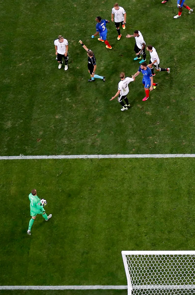 82182df22831e92e197624dd5a8baf0c