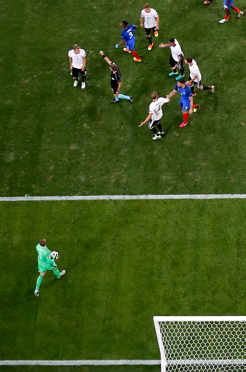 82182df22831e92e197624dd5a8baf0c