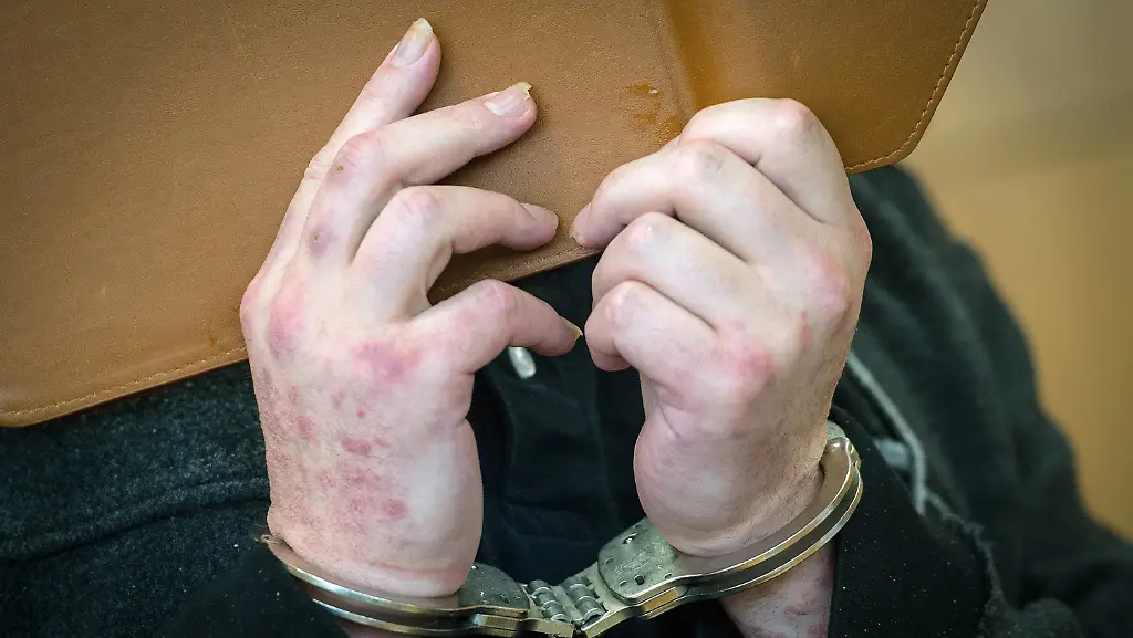 ade49d8d349ae0a5c3f72a1521acd878