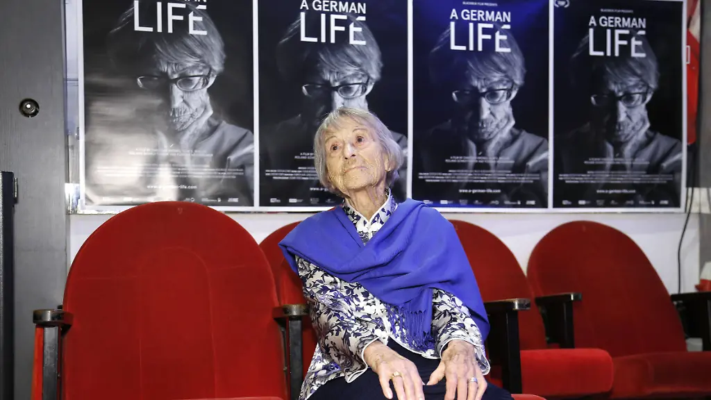 99d69333762831af6e93716549bcb839