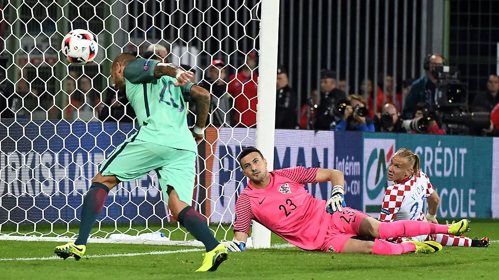 e31703b325ed8694ef2e174bde2b1096