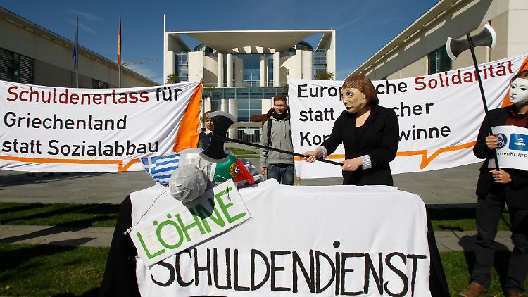 Protestaktion vor dem Kanzleramt: "Eine andere Welt ist möglich" lautet das Motto von Attac (Archivbild).