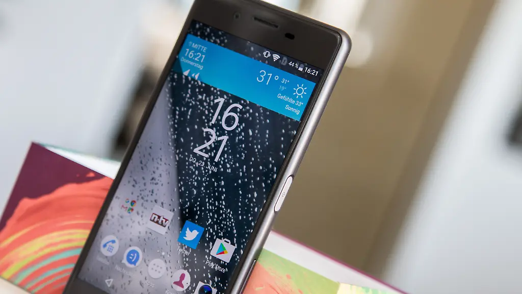 sony-xperia-x-performance-2