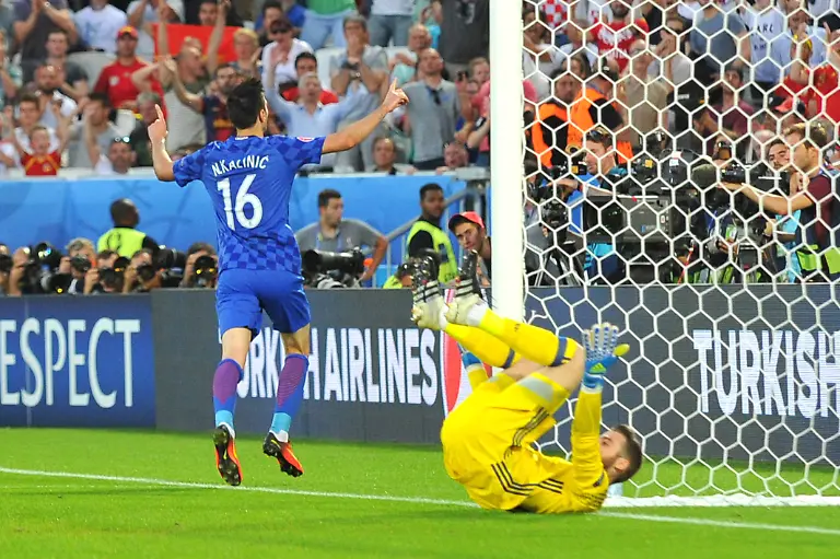 40dd3c60a9f95e4ea37970bf7fdd6142