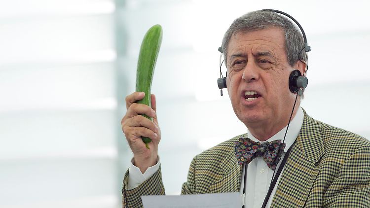 Gurken spielen derzeit im EU-Parlament eine Hauptrolle. (Foto: der Spanier Francisco Sosa Wagner)