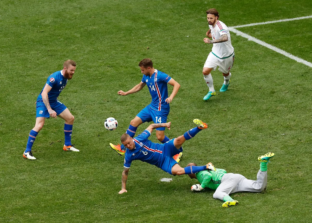 2fe83950538ec28f6faecf3e7cbcce32