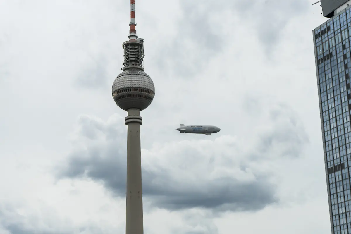 Andrea-Schorsch-Zeppelin-n-tv-02