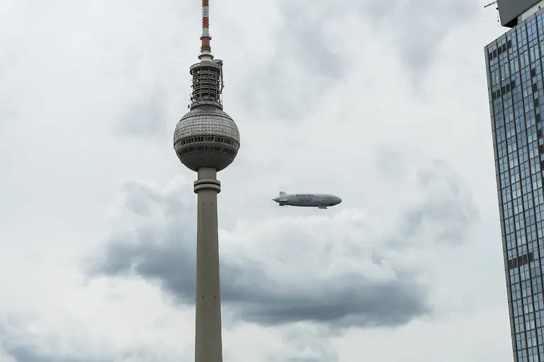 Andrea-Schorsch-Zeppelin-n-tv-02