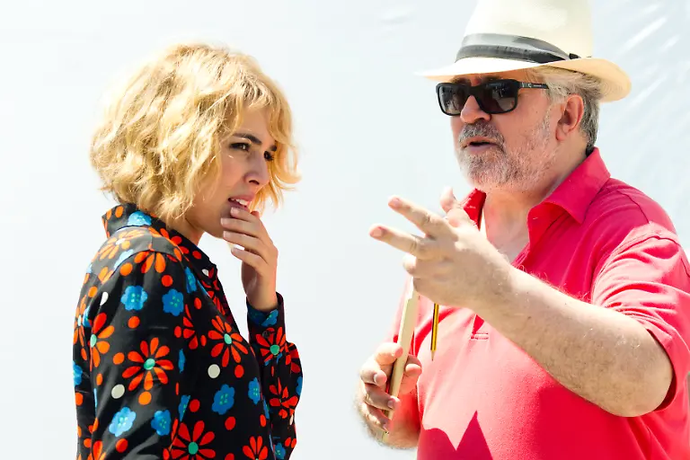 Adriana-Ugarte-Pedro-Almodovar-Tobis-Film-El-Deseo-Manolo-Pavon