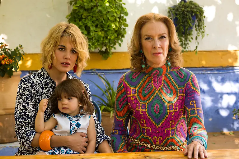 Adriana-Ugarte-Julieta-Priscilla-Delgado-Antia-Susi-Sanchez-Sara-Julietas-Mutter-Tobis-Film-El-Deseo-Manolo-Pavon