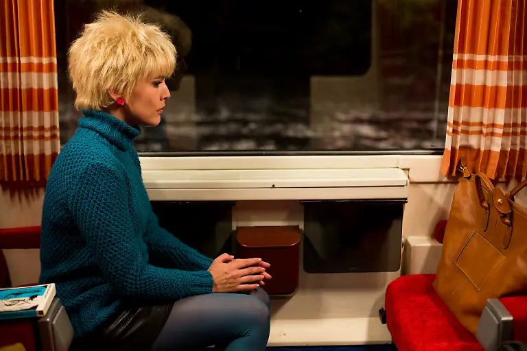 Adriana-Ugarte-Julieta-Tobis-Film-El-Deseo-Manolo-Pavon