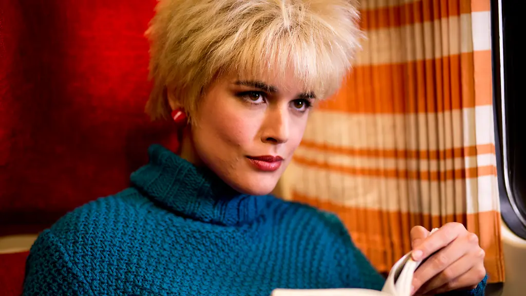 Adriana-Ugarte-Julieta-Tobis-Film-El-Deseo-Manolo-Pavon