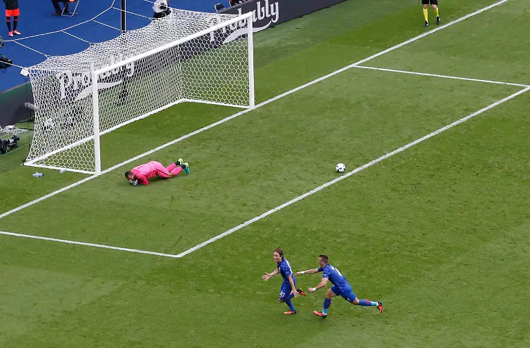 b327690bc65b16b25144a0d9384fed33