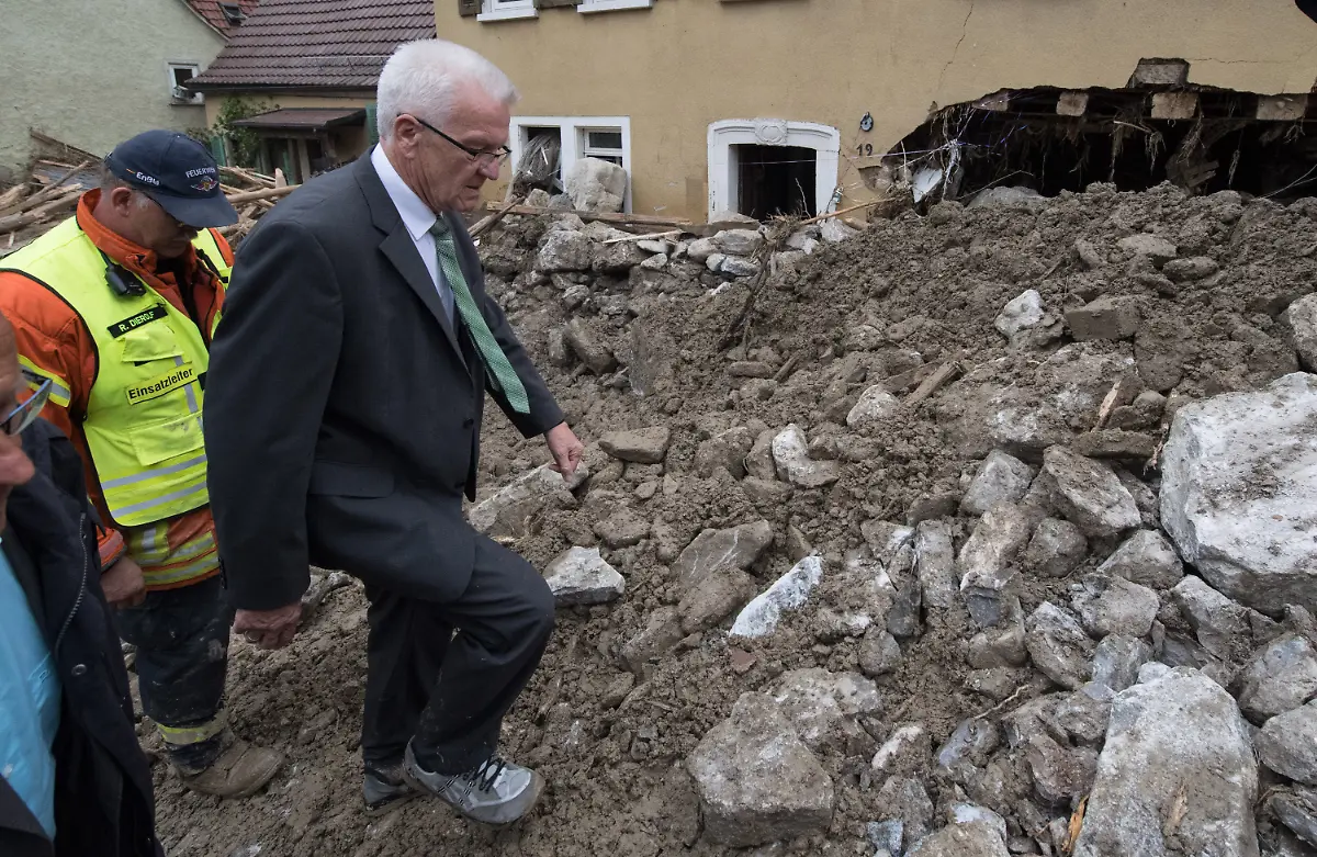 ae7f16098e12d26ad75df1752e80578b