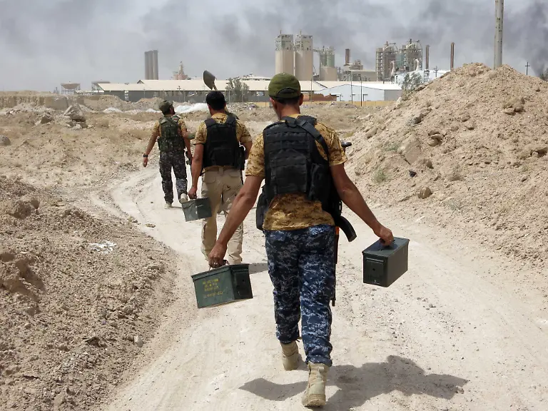 075-nurphoto-iraqiarm160529-npY5U