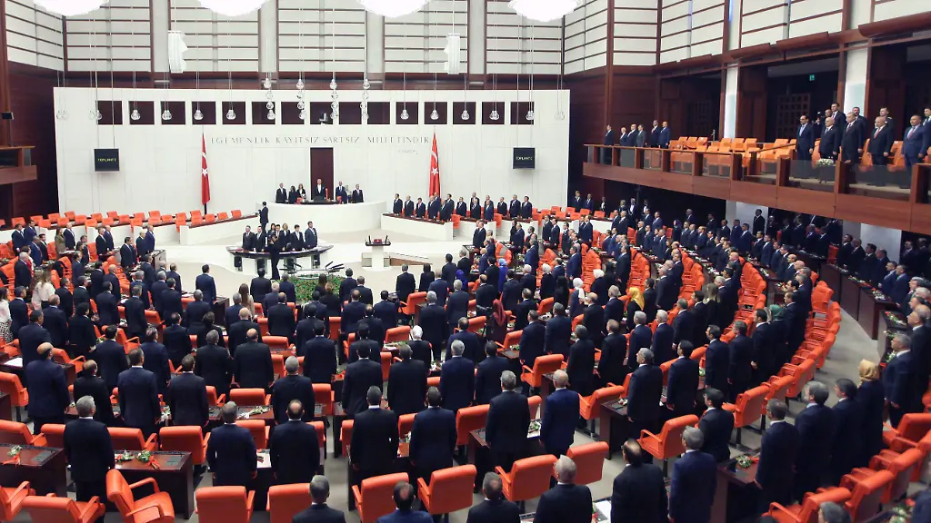 a4d15b6e5dc732d4e1dd5f2ff136e561