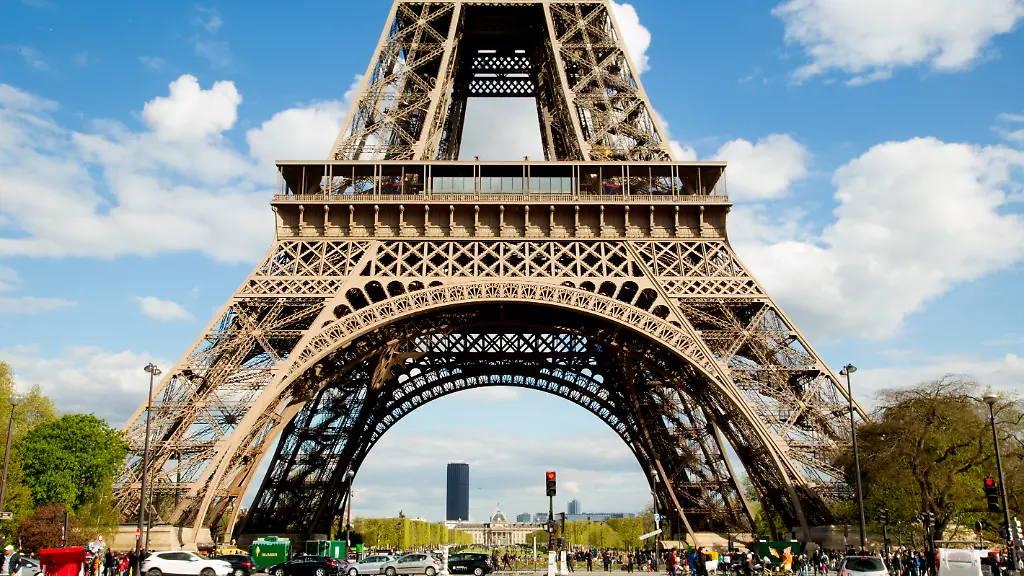 HomeAway-Eiffel-Tower-5