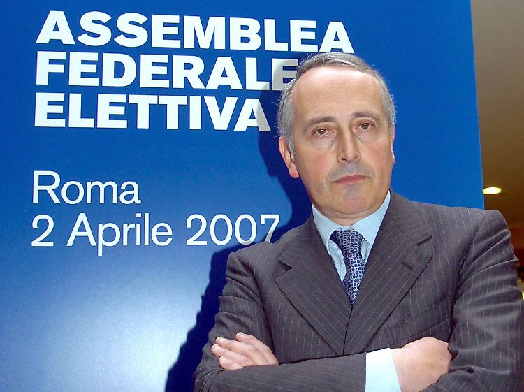 Giancarlo Abete, Präsident des italienischen Fußballverbands, ist als Aufklärer und Krisenmanager gefragt.