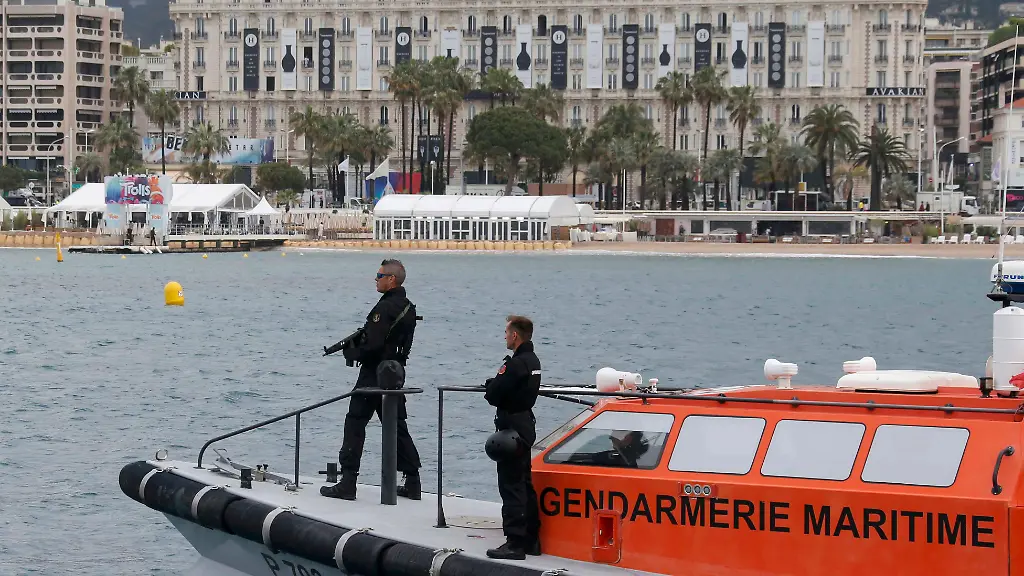 8caefe33e32ea09edb615cf201f41810