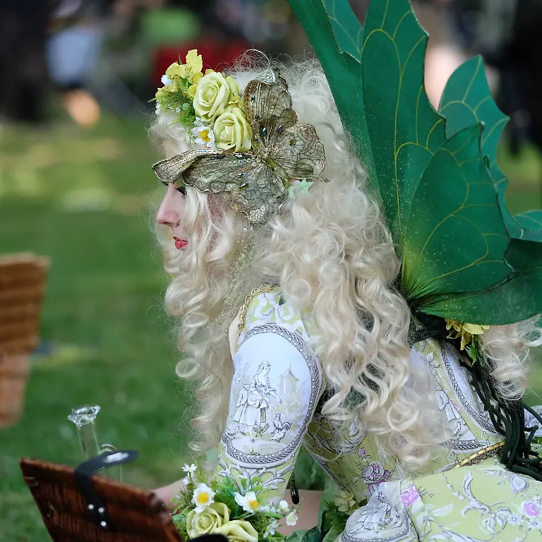 Auch-diese-zarte-Waldfee-beweist-dass-das-WGT-sehr-vielfaeltig-ist