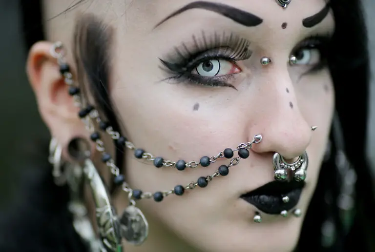 Keine-Verkleidung-Judiths-alltaegliches-Styling-soll-diesem-Outfit-schon-sehr-nahe-kommen