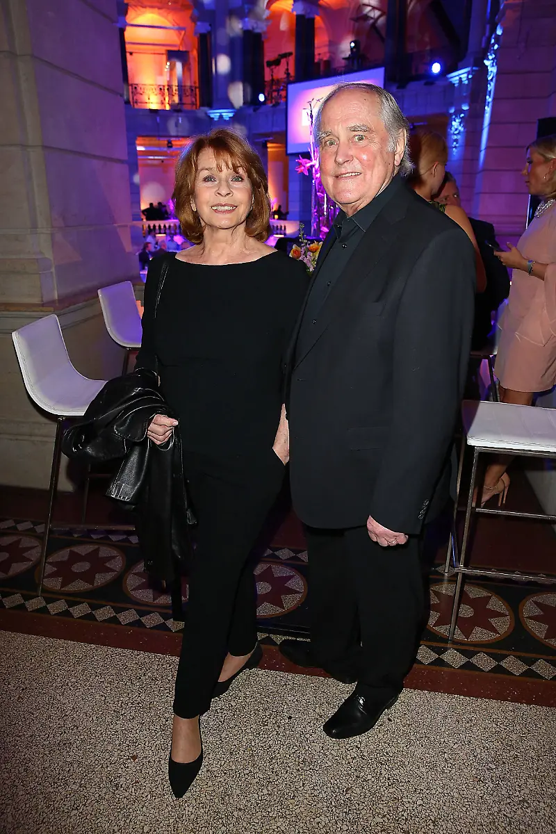 57cd7349da6838006f7819e9c6c764a0