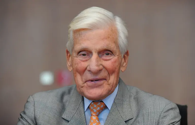 0032e53d7e9b4f0eb24df8b0ec571511