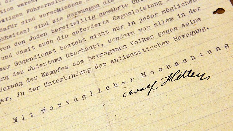 Ein Teil des Briefes mit Hitlers Unterschrift.