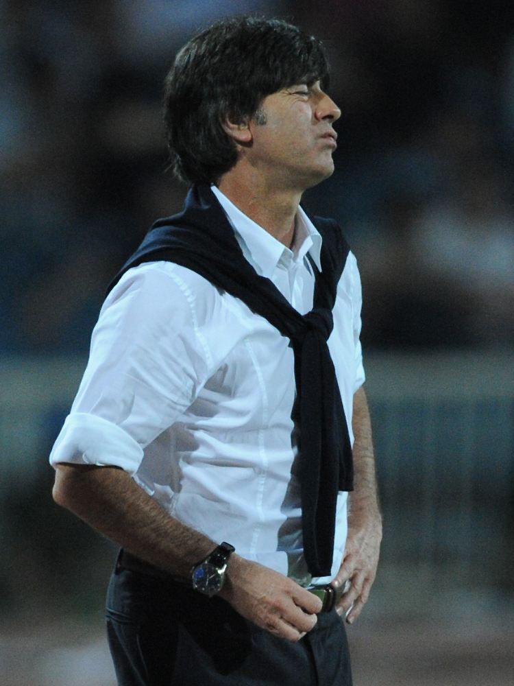 Bildbeweis: Joachim Löw war nach dem Spiel zufriedener als während der Partie.