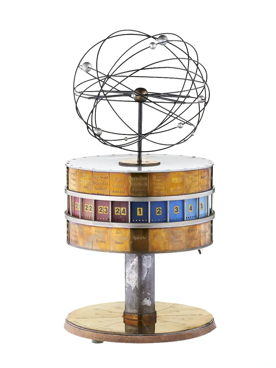 WAIF-F-4-323-Axel-Thuenker