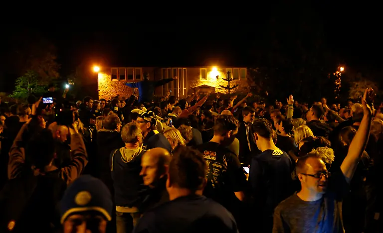 7dc928b02f6eb8c1f71f0982cce4fb75