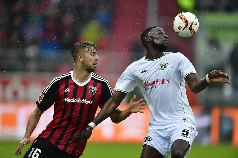 d35417fe3120a7158713d1e6b9abab0e