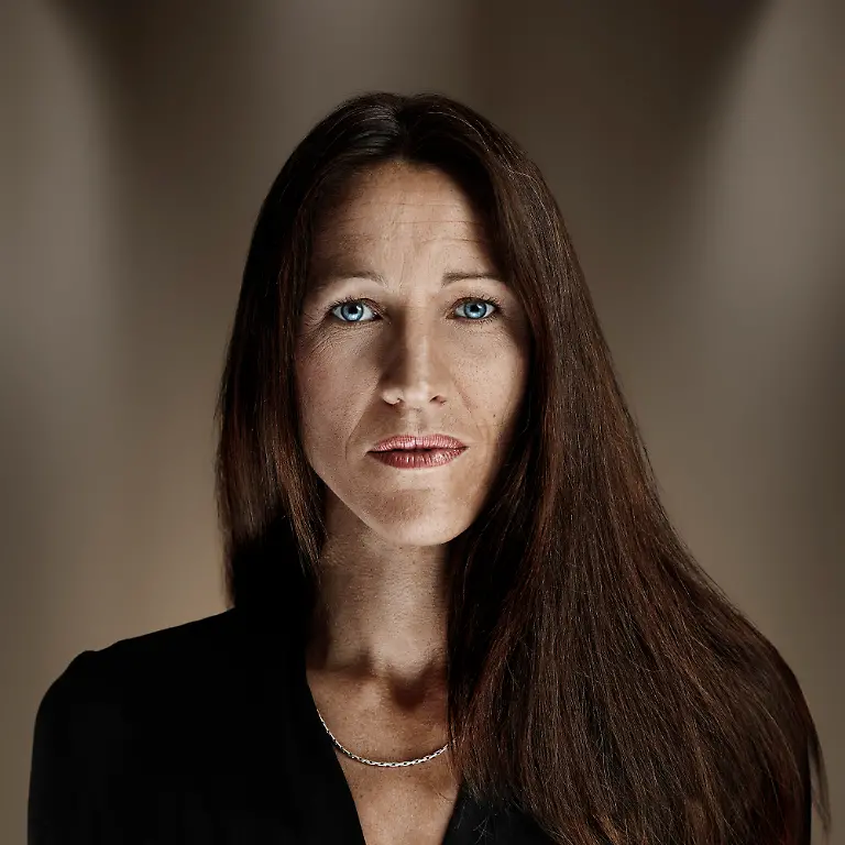 ClaudiaUrbschat-Mingues-u-a-Angelina-Jolie-Maria-Bello-Rosario-Dawson