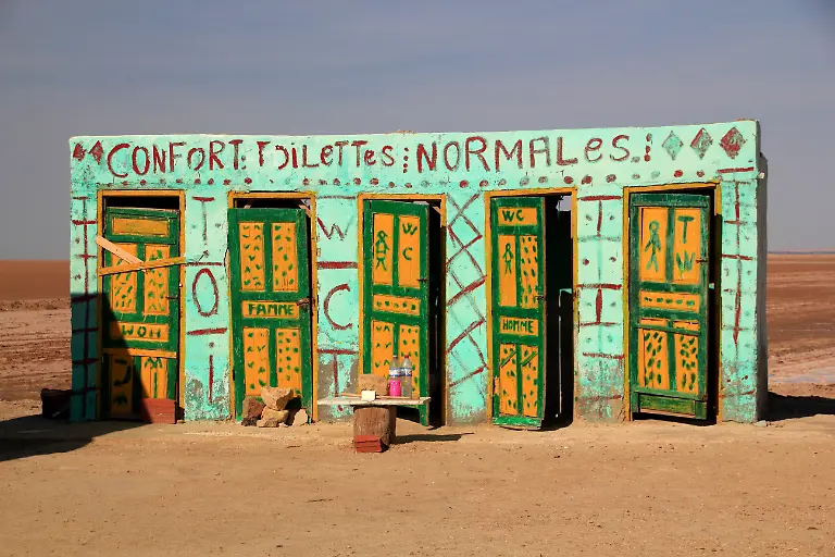 Comfort-toilets-Chott-el-Djerid-Tunisia