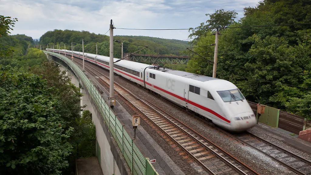 6b330447548664cd4e5dfc7964b0a3ec