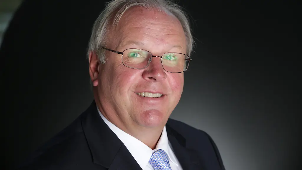 ee4b1294a7473351ea73dd5b34ddac42