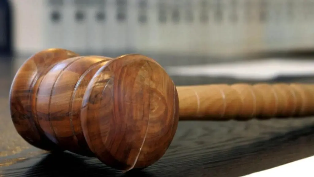 Darf-ein-Arbeitnehmer-mit-Kind-bei-seinem-Arbeitgeber-auf-eine-bestimmte-Schicht-bestehen-Darueber-entschied-zuletzt-ein-Gericht