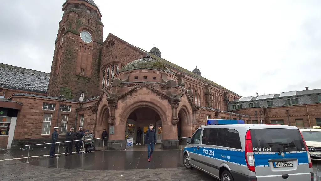 ae1dc887c6d6e8c2d896f7a65836f6c0