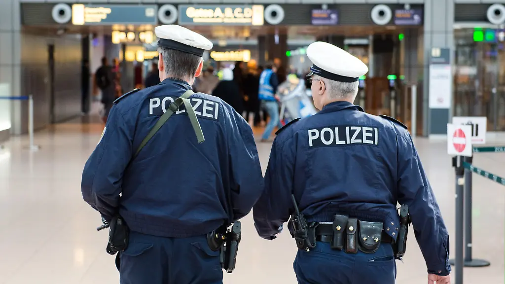 d06ba06eb11a4f4626842015cc818198