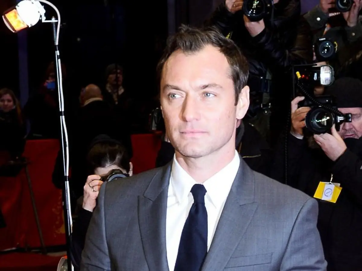 Jude-Law-gehoert-zu-den-Unterzeichnern-des-offenen-Briefes-an-James-Cameron