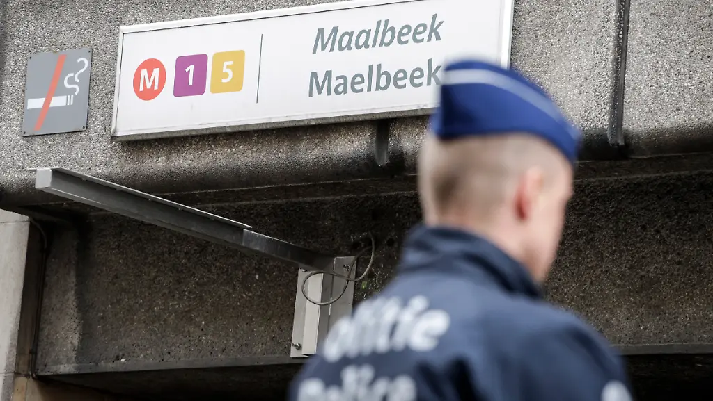 9b235b00139356e33753360b264c053b