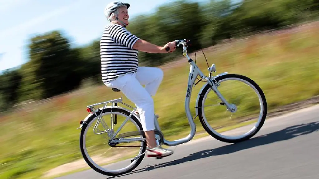 Normalerweise-ist-der-Gelenkknorpel-eine-Art-Stossdaempfer-im-Gelenk-Arthrose-macht-sich-zunaechst-bemerkbar-indem-Bewegungen-nach-einer-Ruhephase-schmerzen-Spaeter-reibt-Knochen-auf-Knochen-das-Gelenk-ist-warm-dick-und-schmerzt