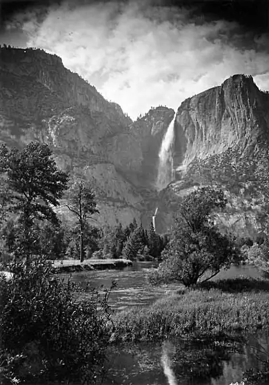 Yosemite-Falls
