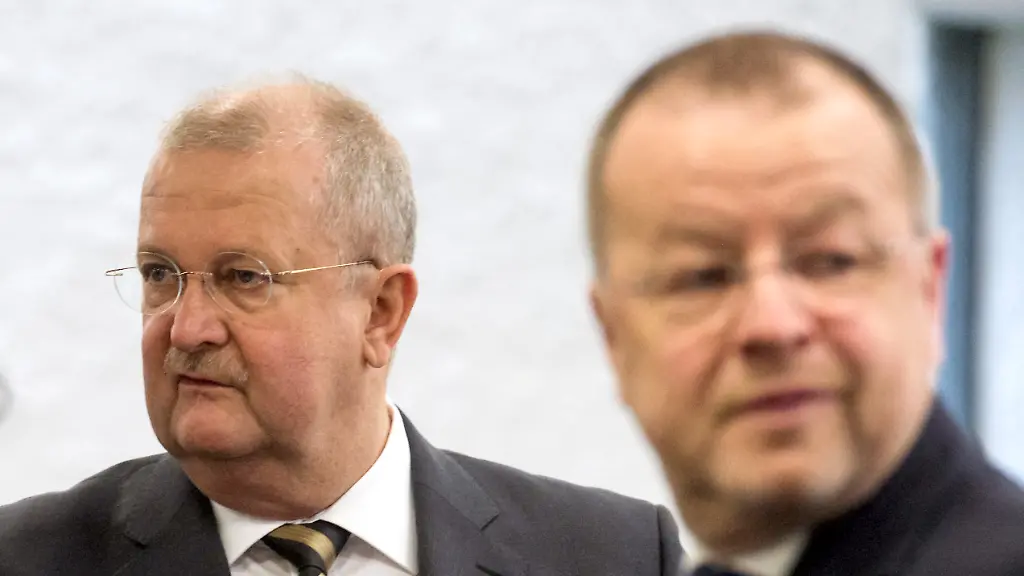 8198a70c270bb093c5378cd349a496b8