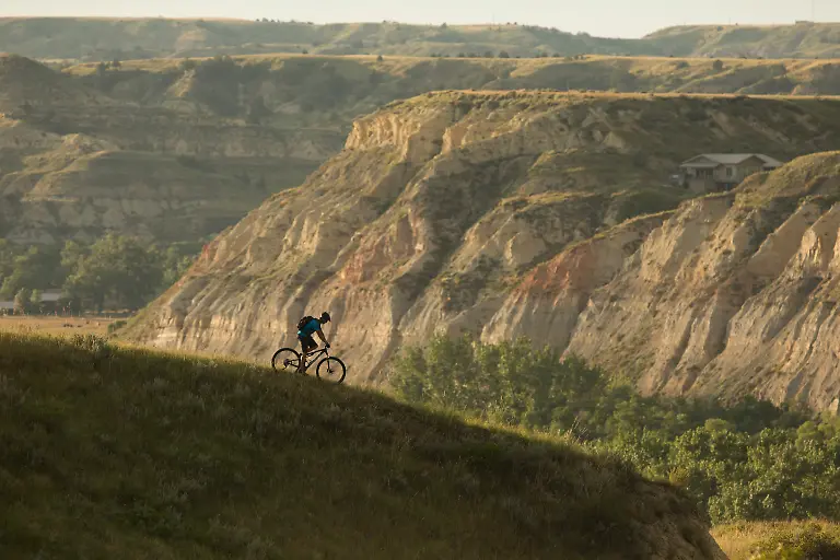 Biking-the-Maah-Daah-Hey-trail