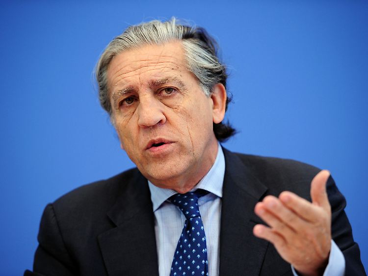 Diego Lopez Garrido bei der Pressekonferenz in Berlin.