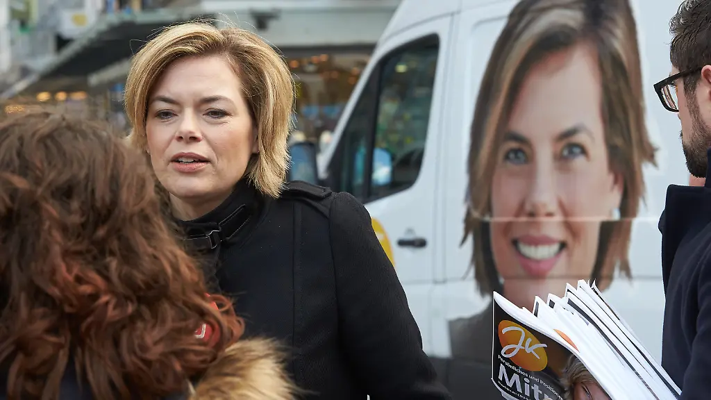 e0cbd60d816504d80a3a61c67b55ee9e